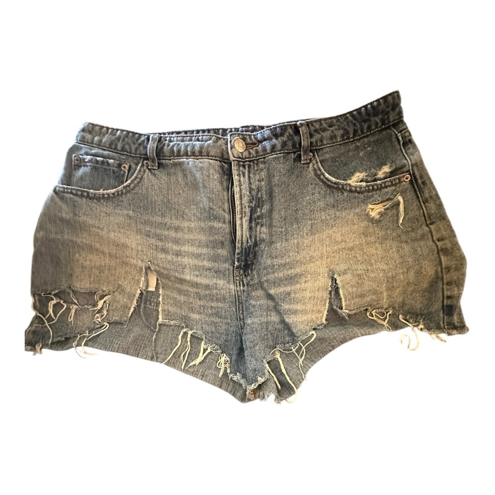 Wild fable distressed denim shorts. Size 16
